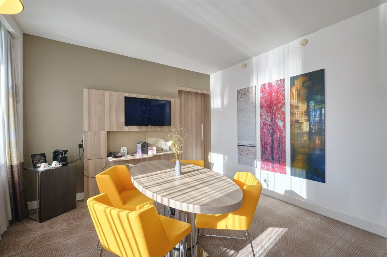 Двухместный (Номер Люкс - с двуспальной кроватью и диваном), Отель Novotel Красноярск центр