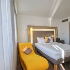 Двухместный (Номер Люкс - с двуспальной кроватью и диваном), Отель Novotel Красноярск центр
