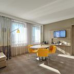 Двухместный (Номер Люкс - с двуспальной кроватью и диваном), Отель Novotel Красноярск центр
