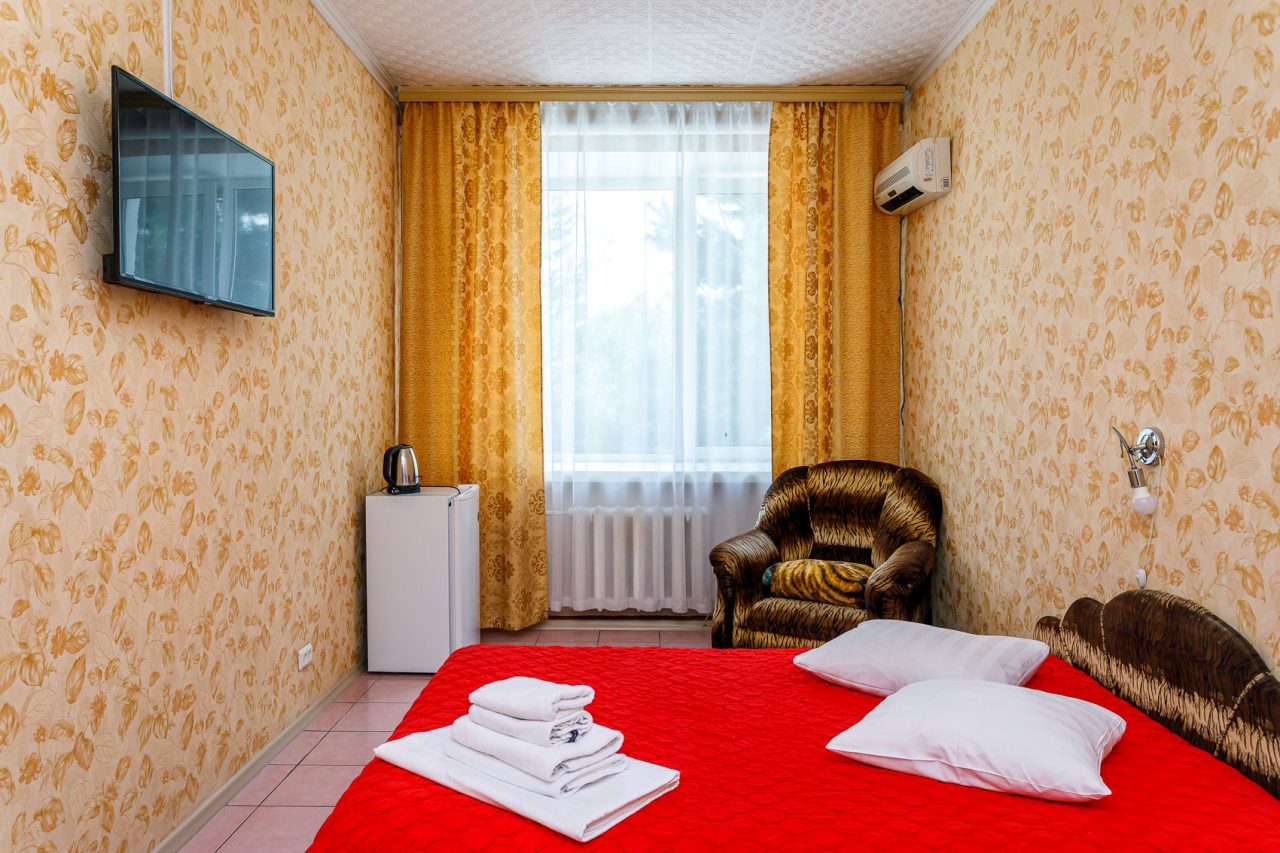 Трёхместный и более (Стандарт однокомнатный трехместный) гостиницы Звездная, Хабаровск