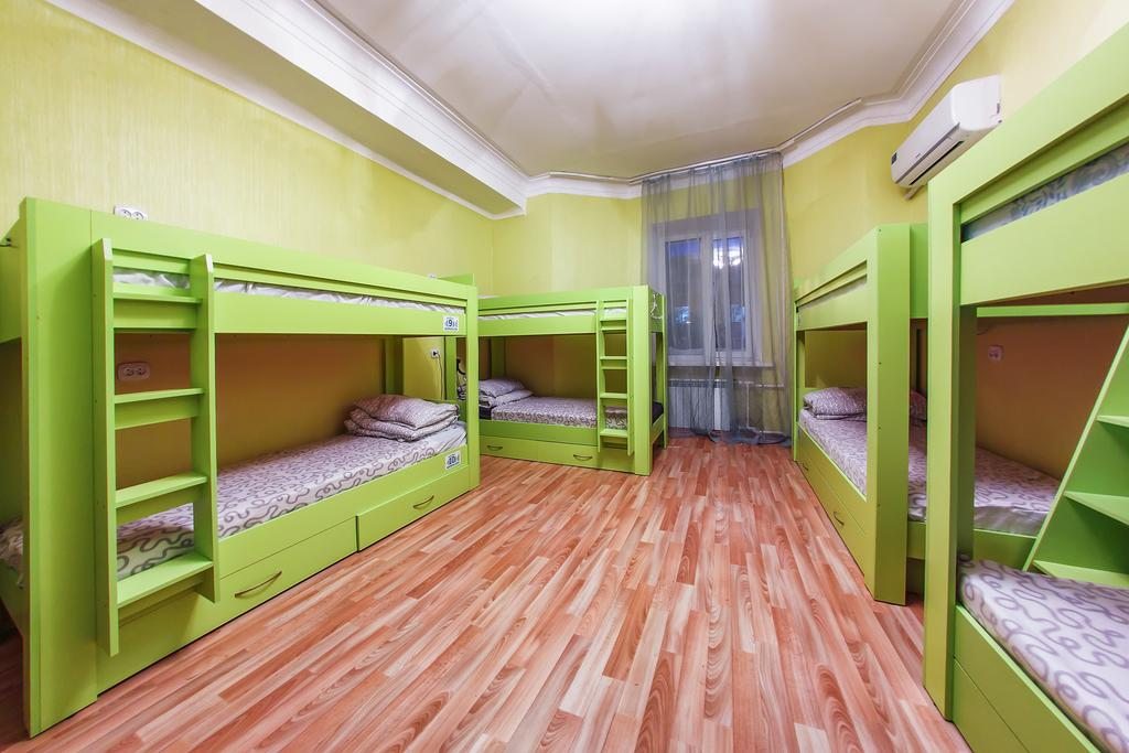 Номер (Спальное место на двухъярусной кровати в общем номере для мужчин) гостевого дома Барракуда, Хабаровск