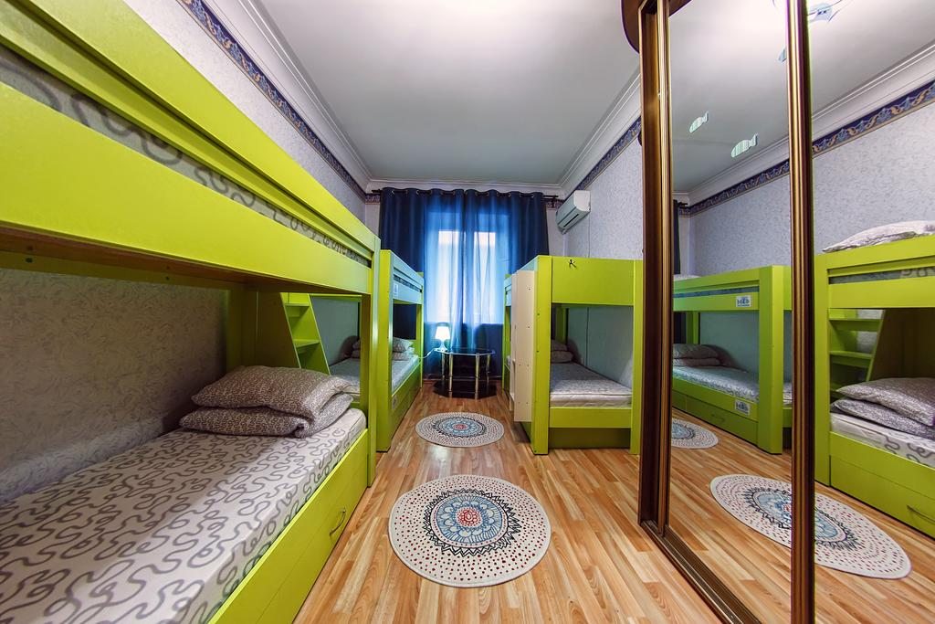 Номер (Кровать в общем четырехместном номере для женщин) гостевого дома Барракуда, Хабаровск