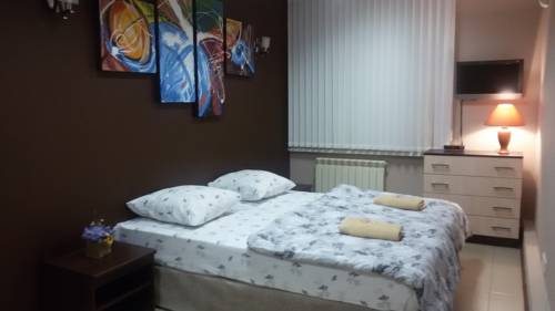Двухместный (Двухместный номер с 2 отдельными кроватями и общей ванной комнатой) отеля Валенсия, Хабаровск