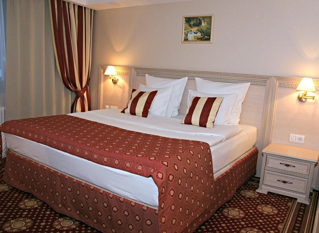 Двухместный (Клубный двухместный номер с 1 кроватью) отеля Лотос, Хабаровск