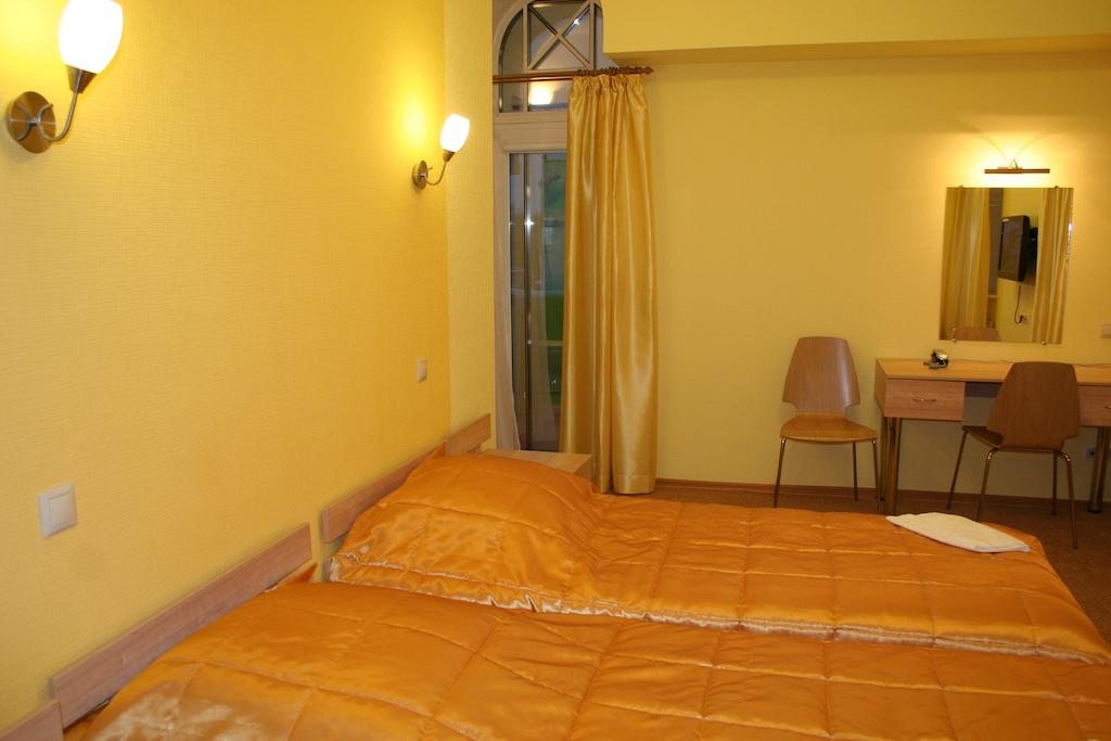 Двухместный (номер Стандарт с  2 отдельными кроватями, 201) гостиницы Акватория, Новосибирск
