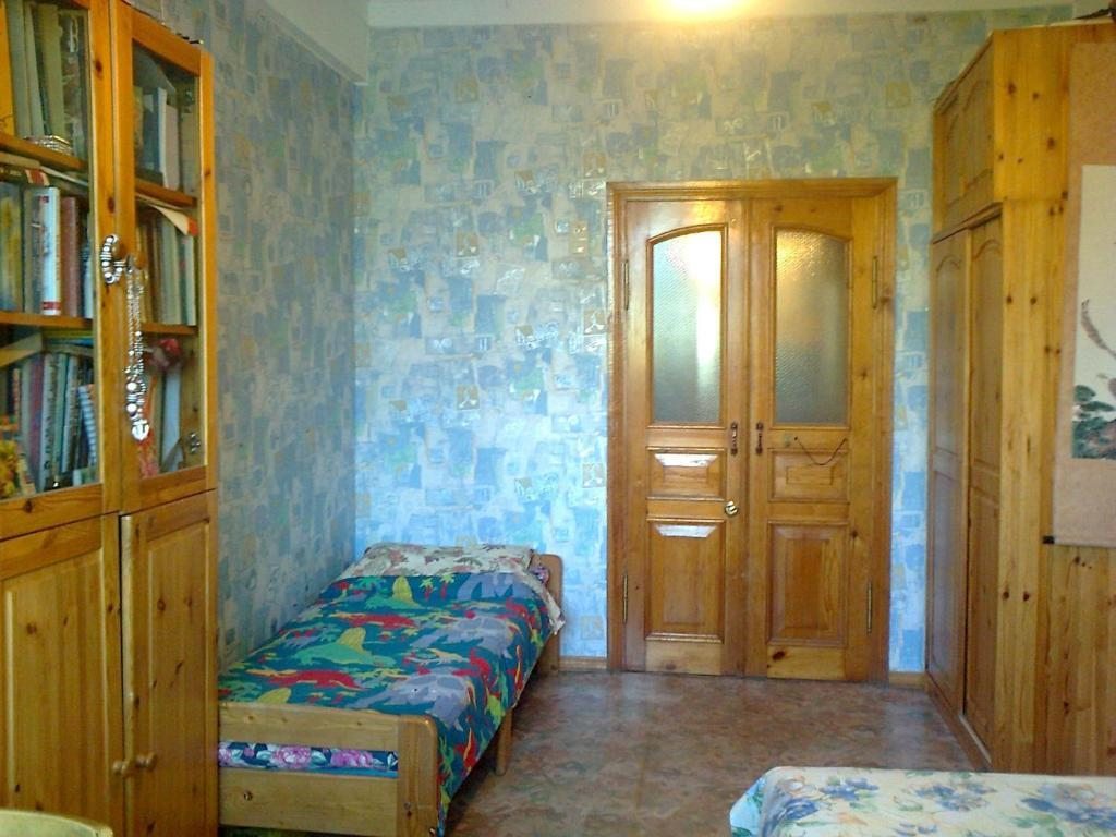 Трехместный (Трехместный номер с общей ванной комнатой) гостевых комнат В Иркутске