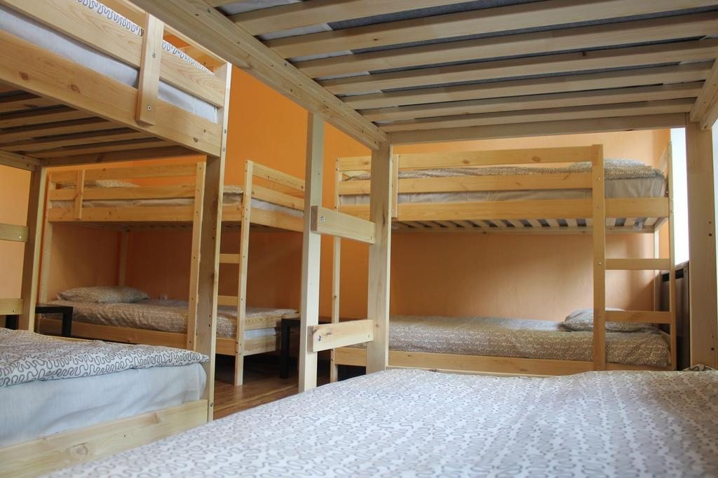 Номер (Кровать в общем 10-местном номере для мужчин и женщин) хостела Ретро, Новосибирск