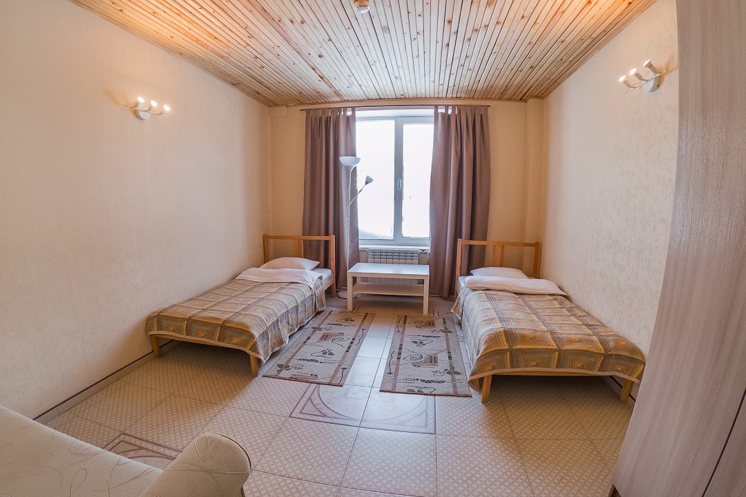 Двухместный (Просторный двухместный номер с 2 отдельными кроватями) отеля Malca, Шерегеш
