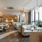 Панорамный ресторан «Reston Сад» на 9 этаже отеля