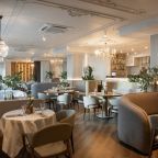 Панорамный ресторан «Reston Сад» на 9 этаже отеля