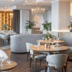 Панорамный ресторан «Reston Сад» на 9 этаже отеля