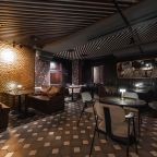 «Reston Бар» на первом этаже отеля