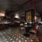 «Reston Бар» на первом этаже отеля