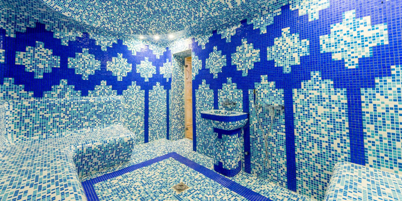 SPA-комплекс включает сауну, хамам и бассейн (с собой возьмите купальник), Reston Hotel & Spa