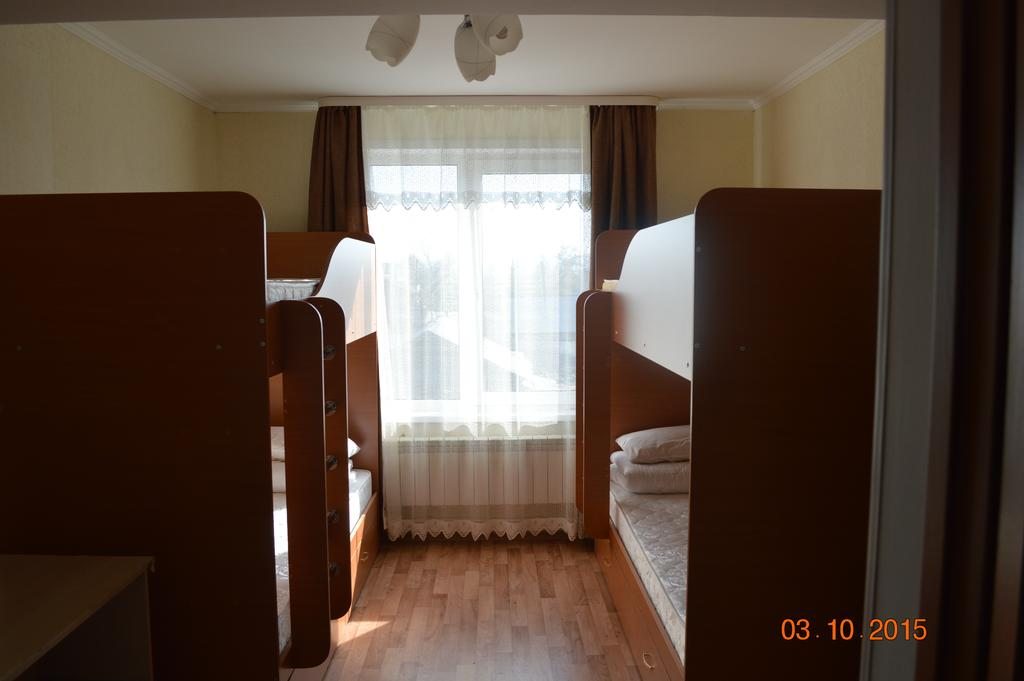 Номер (Кровать в общем четырехместном номере для женщин) гостевого дома Кузя, Улан-Удэ