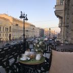 Вид на на Невский с  балкона
