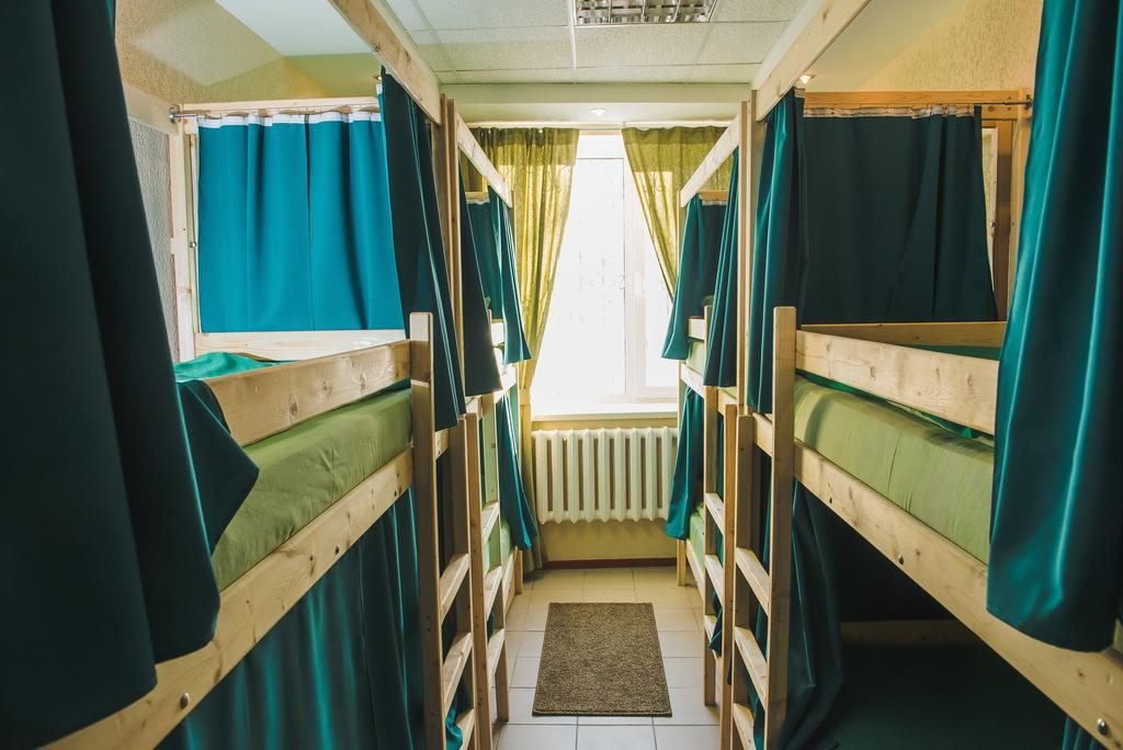 Номер (Спальное место на двухъярусной кровати в общем номере для мужчин) хостела Пазл на 19 Гвардейской Дивизии, Томск