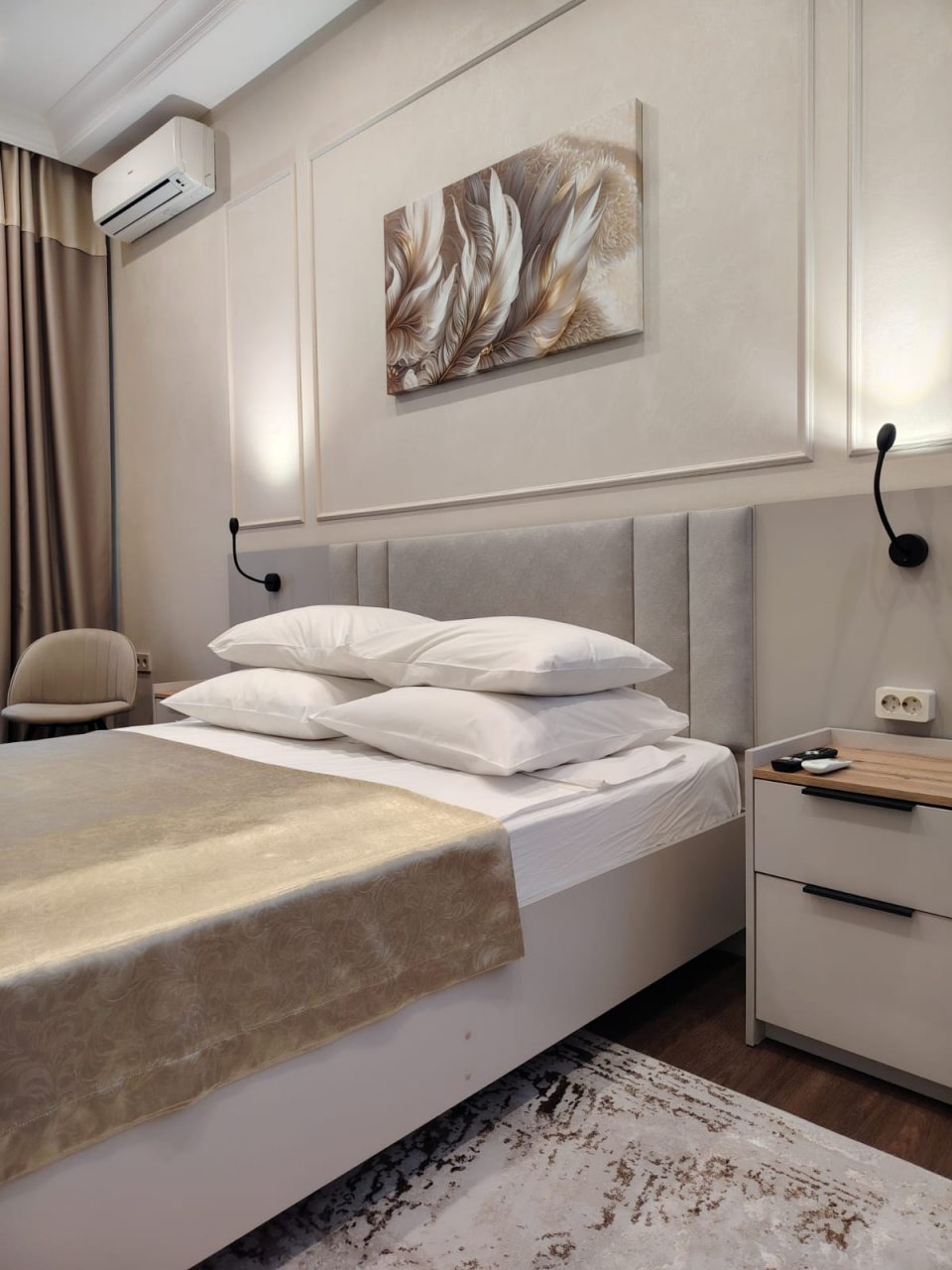 Номер категории «Стандарт» с одной двухспальной кроватью