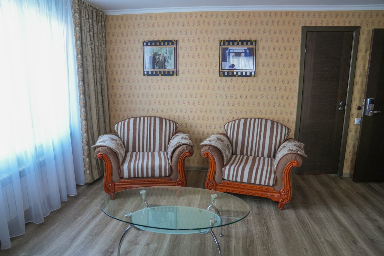 Полулюкс (Номер Вяхирева), Отель Русь