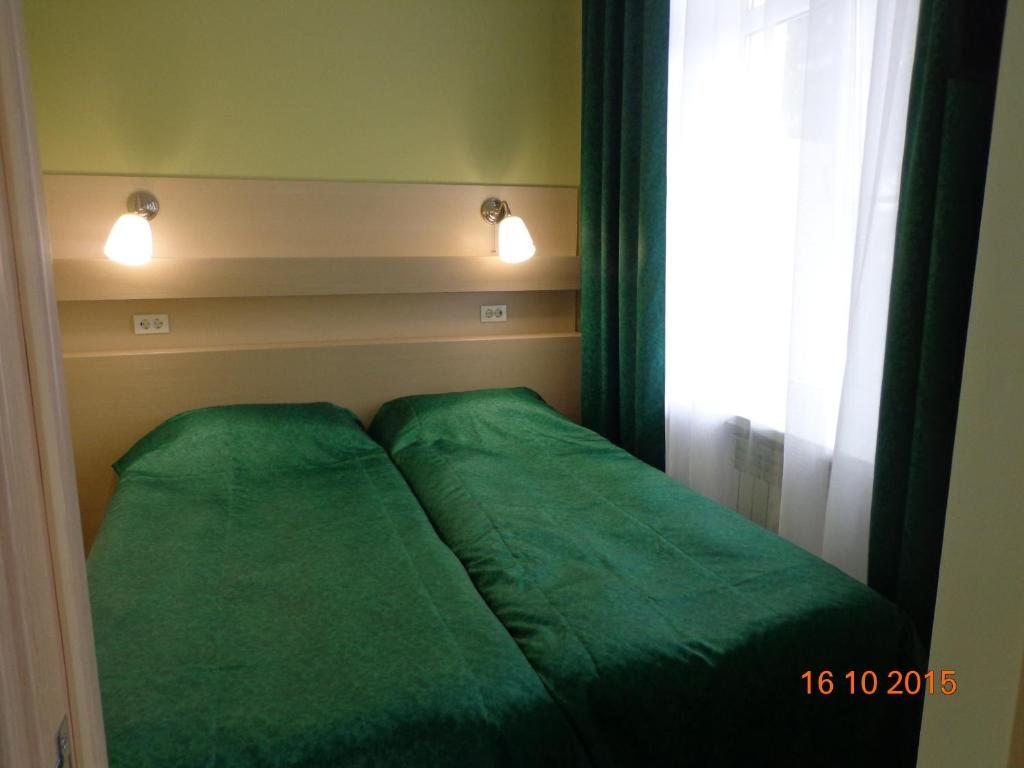 Двухместный (Улучшенный двухместный номер с 1 кроватью или 2 отдельными кроватями - Лечение включено) санатория Пятигорье, Пятигорск