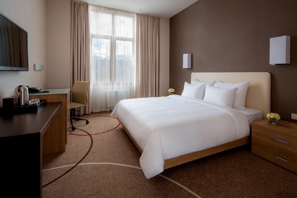 Двухместный (Улучшенный стандарт) отеля Горки Панорама, Красная Поляна