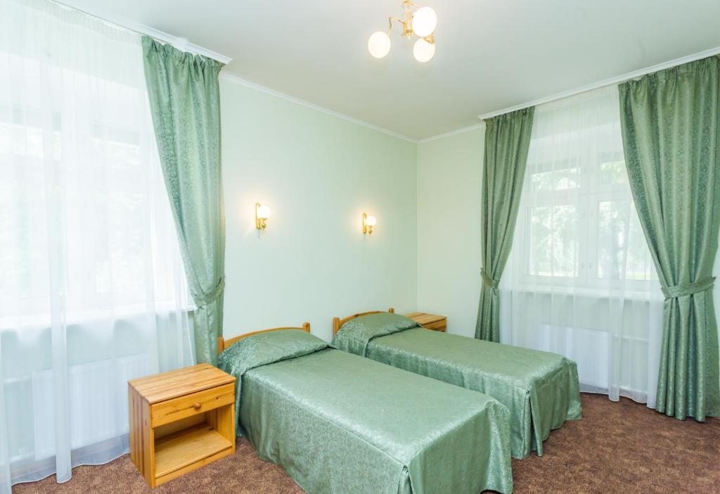 Двухместный (Стандартный двухместный номер с 2 отдельными кроватями) отеля Эдем, Псков