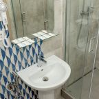 Двухместный (Горы), Гостиница Турист