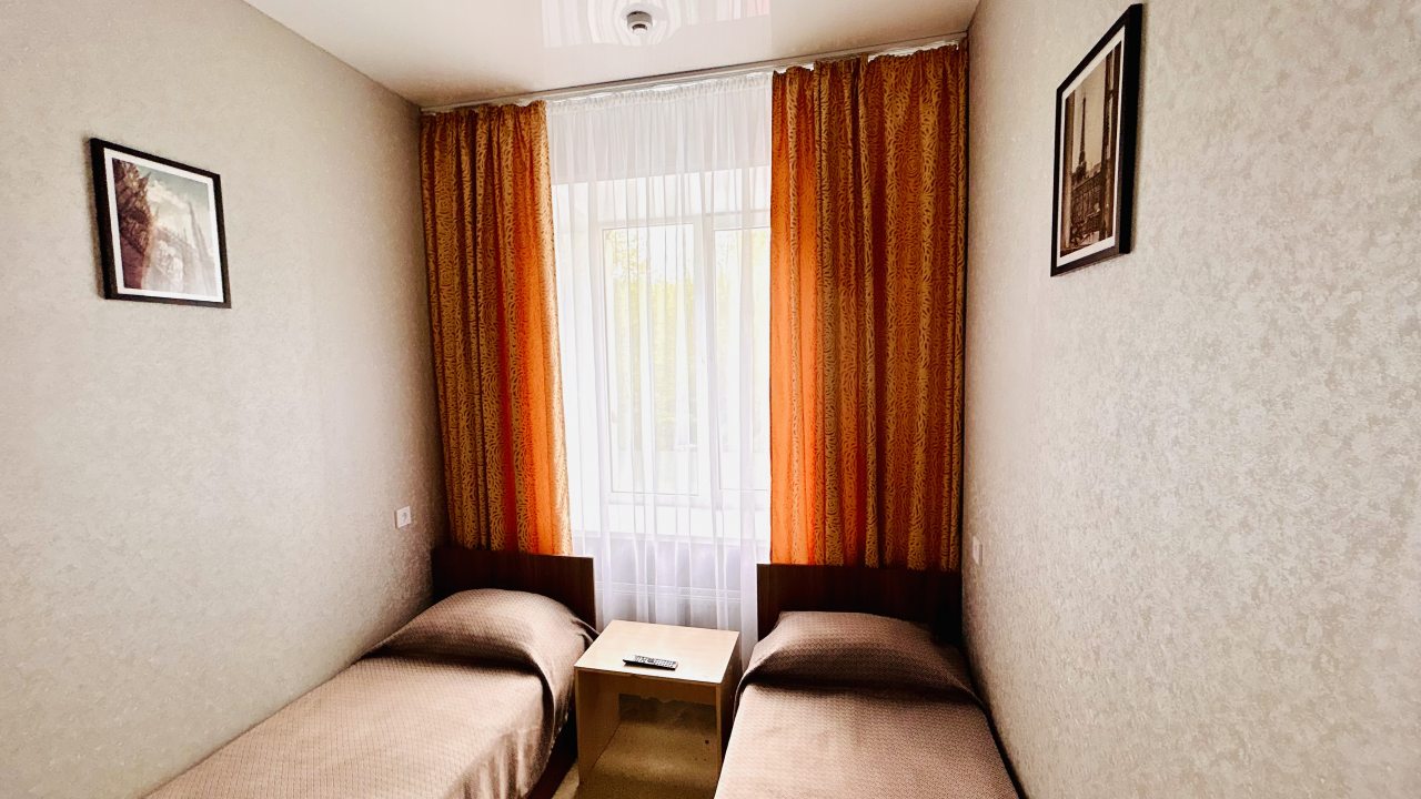 Двухместный (Эконом двухместный (2 раздельные кровати 90*200)) отеля Фаворит, Стерлитамак