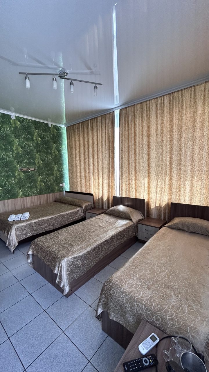 Трехместный (Трехместный номер с 3 односпальными кроватями) отеля Фаворит, Стерлитамак