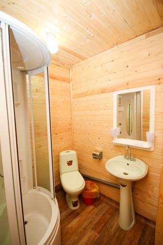 Ванная комната в номере базы отдыха «Россиянка», Владивосток. База отдыха Россиянка