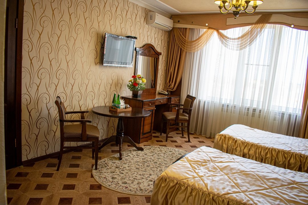Двухместный (Стандартный двухместный номер с 2 отдельными кроватями) отеля GRAND PLAZA, Георгиевск