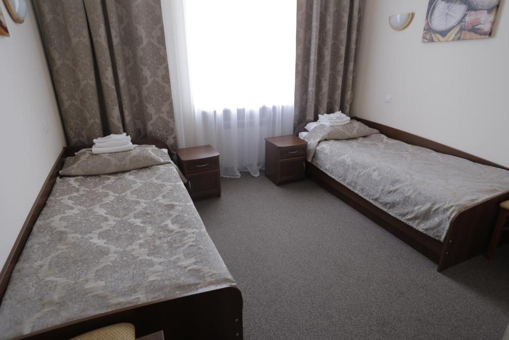 Двухместный (Стандартный двухместный номер с 2 отдельными кроватями) отеля Королевский Двор, Гусев