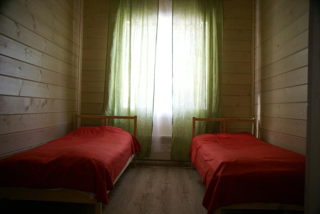 Двухместный (Бюджетный номер с 2 отдельными кроватями) базы отдыха Насосная, Заостровье (Ленинградская область)