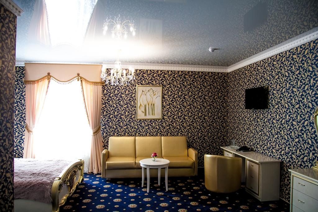 Двухместный (Двухместный номер Делюкс с 1 кроватью) ресторанно-гостиничного комплекса La Belle, Гурьевск (Калининградская область)
