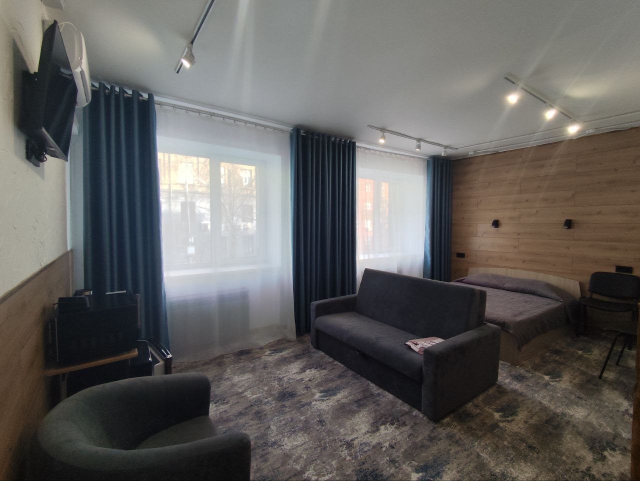 Студио (Студия), Гостиница Центральная