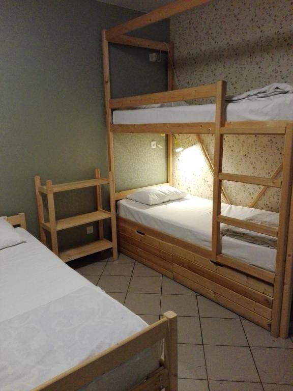 Номер (Кровать в общем 3-местном номере для мужчин и женщин) хостела Путник, Ярославль