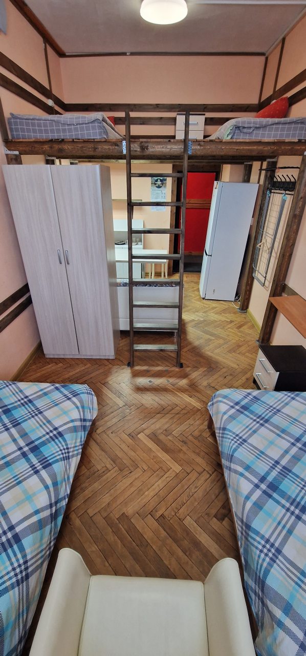 Номер (Номер 4х местный с верхним ярусом), Хостел Kirovsk.red