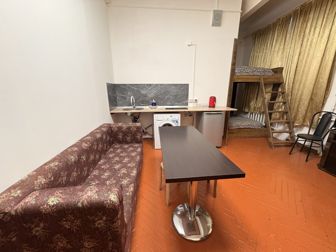 Номер (Номер 4х местный с удобствами в номере), Хостел Kirovsk.red