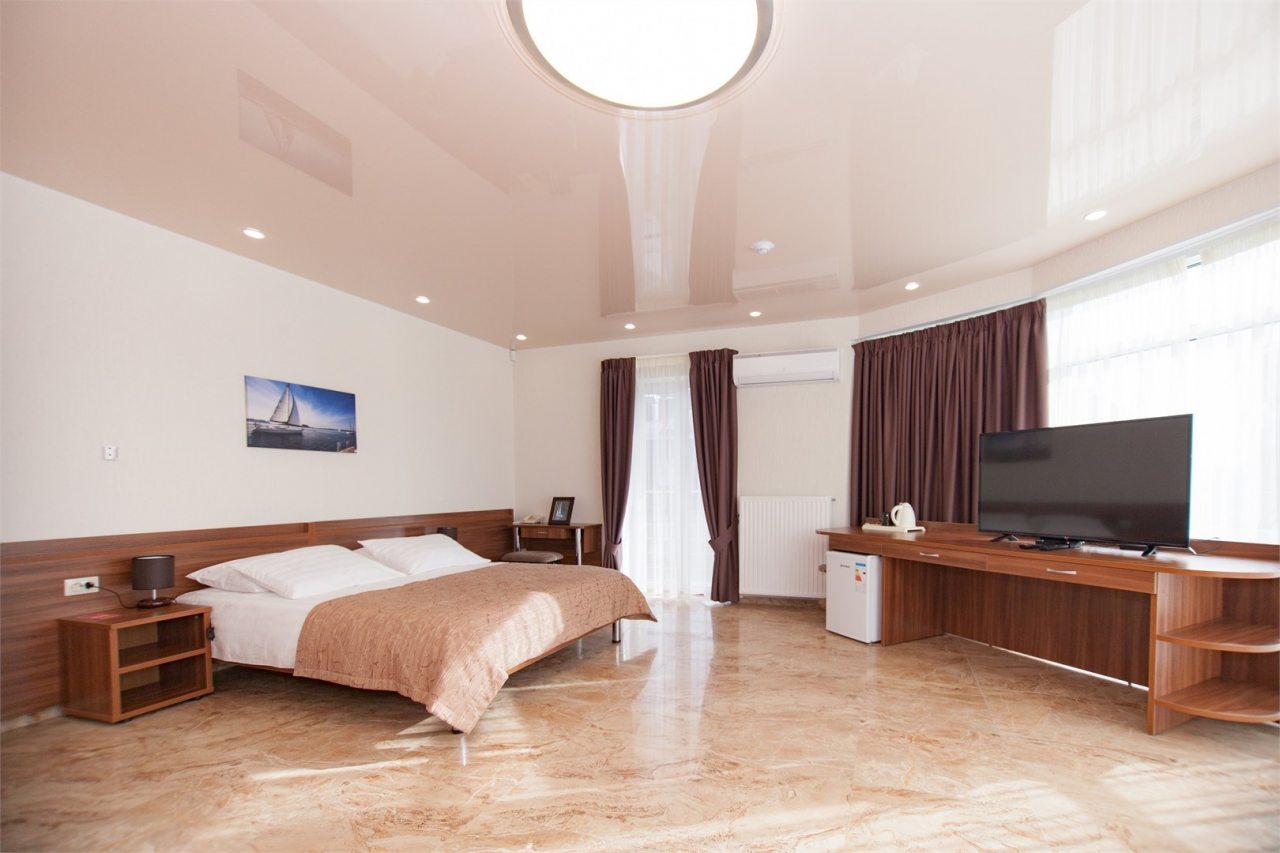 Люкс, Авторский отель Регата