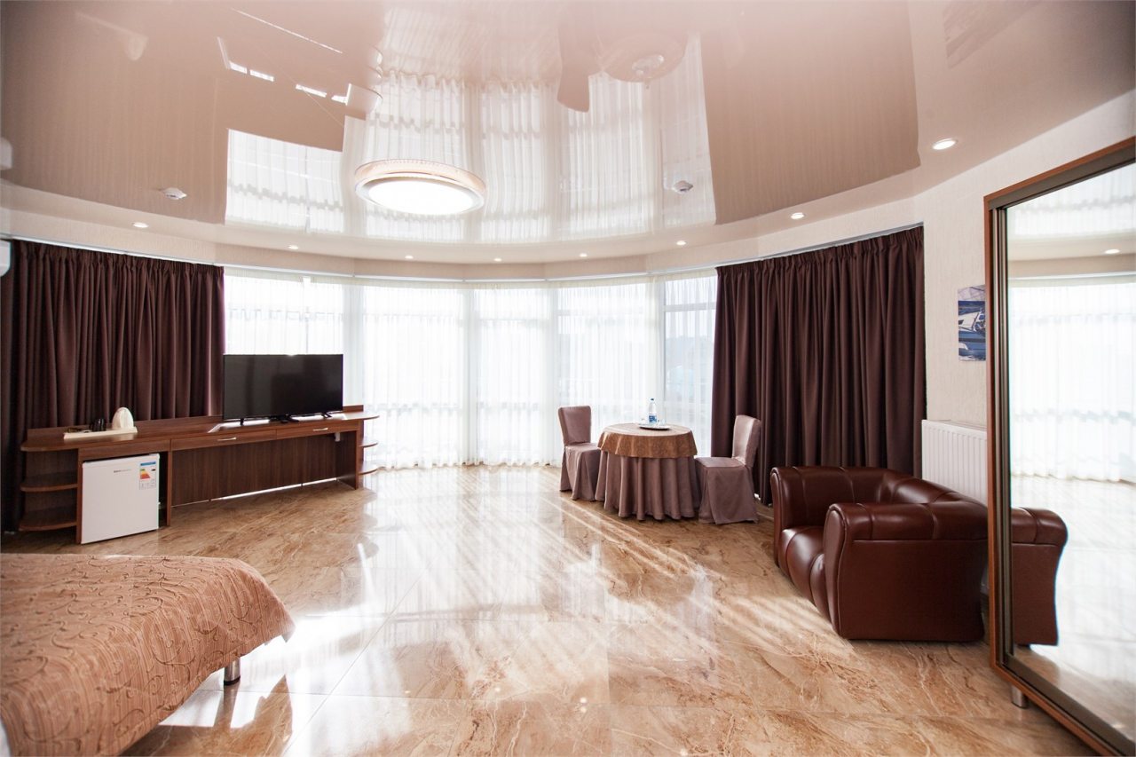 Люкс, Авторский отель Регата