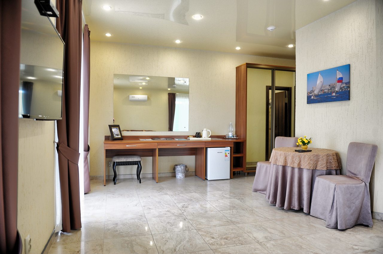 Люкс, Авторский отель Регата