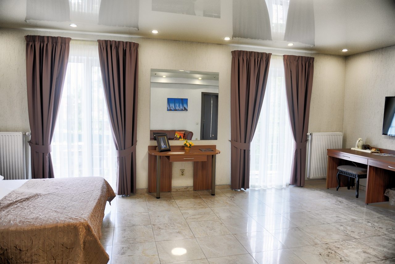 Люкс, Авторский отель Регата