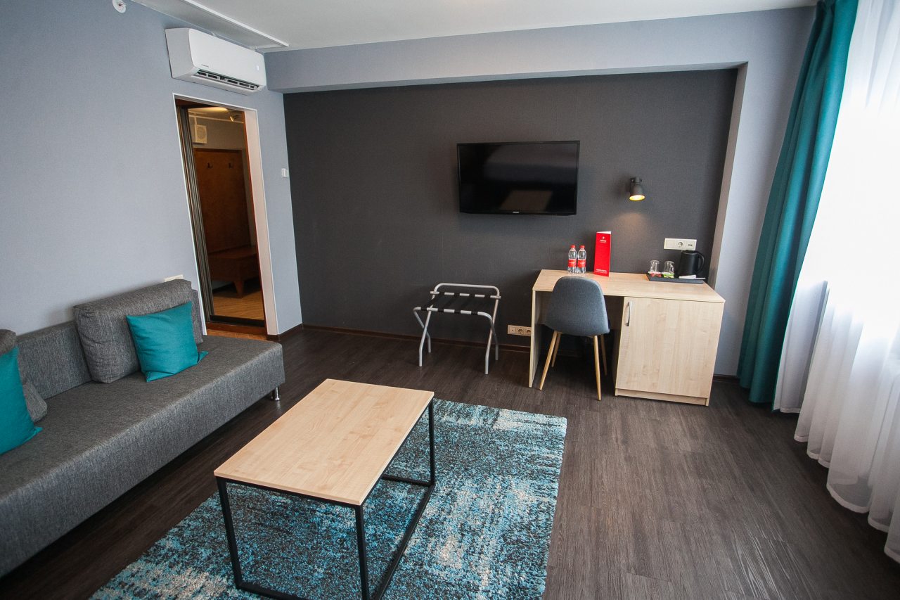 Полулюкс (Junior Suite), АЗИМУТ Отель Новосибирск