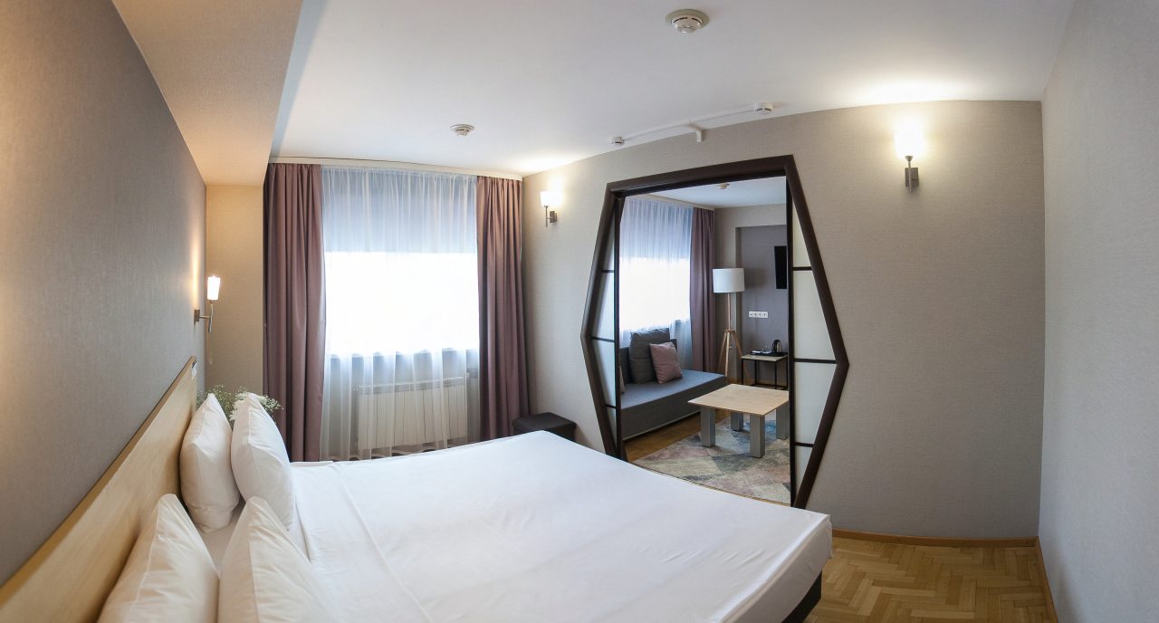 Люкс (Suite Double bed), АЗИМУТ Отель Новосибирск