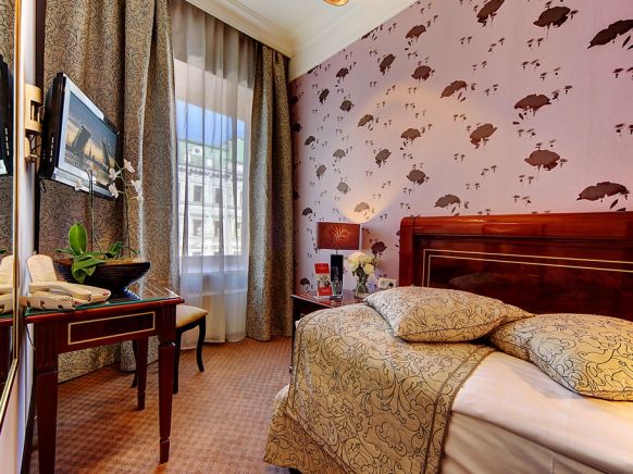Фотография номера гостиницы Золотой треугольник