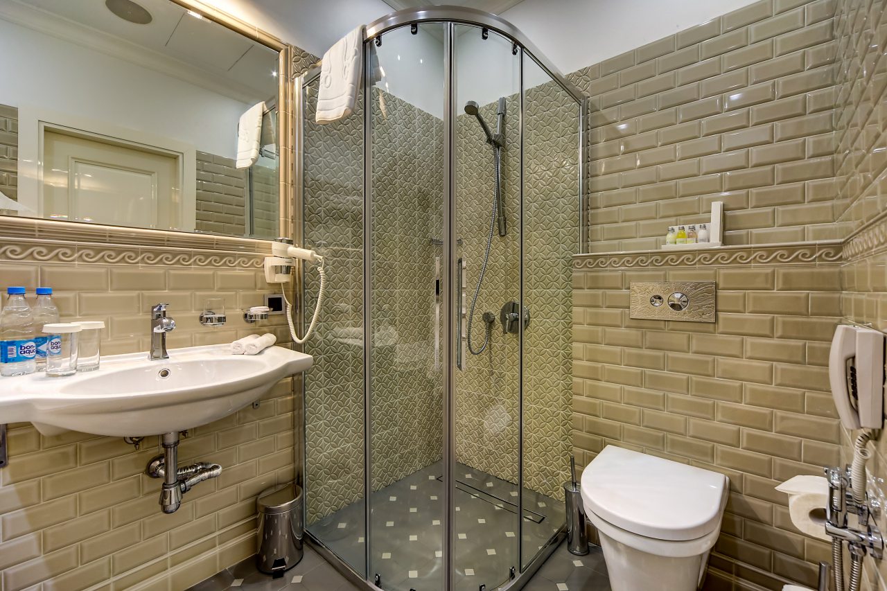 Полулюкс (Junior), Отель Золотой треугольник