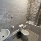 Стандартный трехместный номер с ванной комнатой