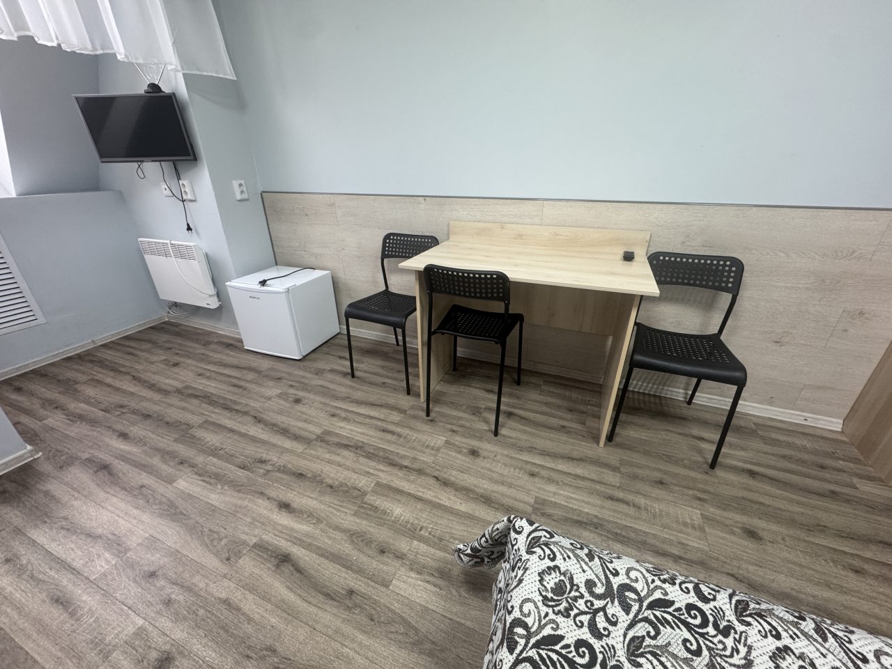 Четырехместный номер с общей ванной комнатой на мансарде