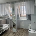 Четырехместный номер с общей ванной комнатой на мансарде