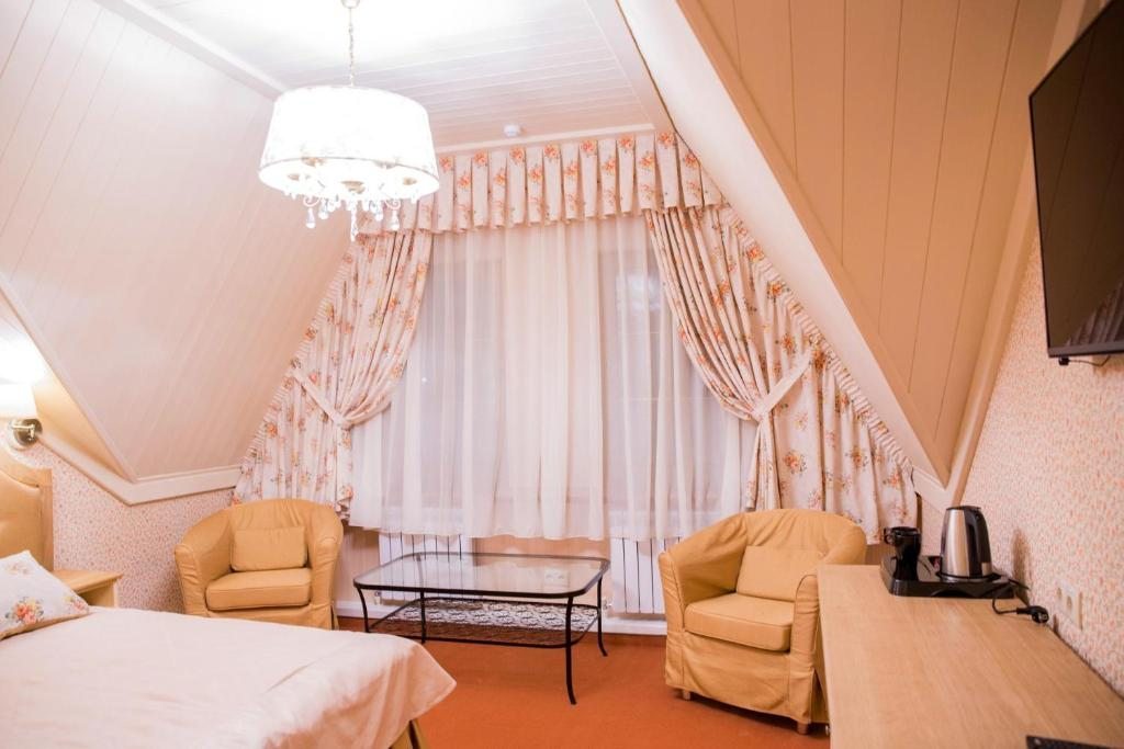 Двухместный (Улучшенный двухместный номер с 1 кроватью или 2 отдельными кроватями) отеля Лесная поляна, Раменское